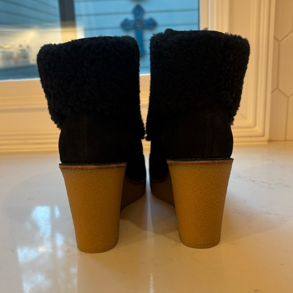 NWOT UGG Coldin Black Suede Wedge Boots with Tan Sole & Sherpa Collar. Size 10. - Picture 7 of 11